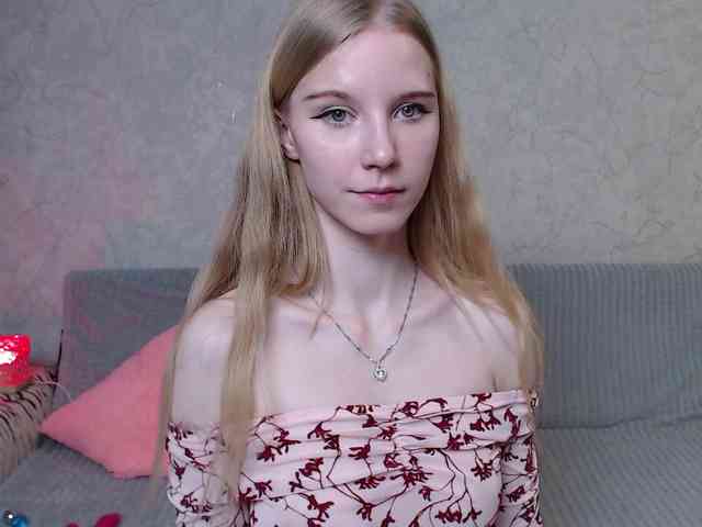 cutieblondegirl webcam