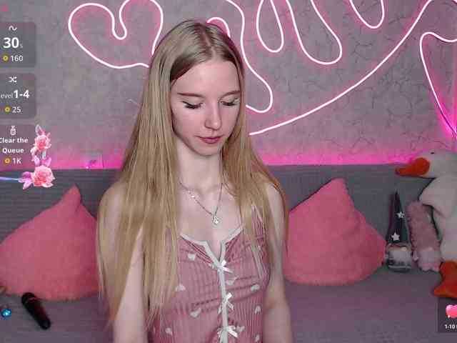 cutieblondegirl webcam