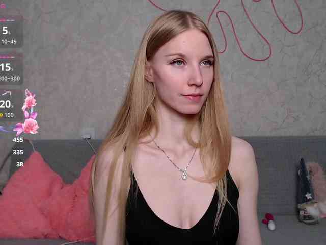 cutieblondegirl webcam