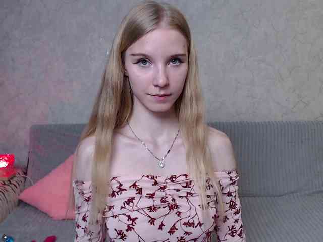 cutieblondegirl webcam