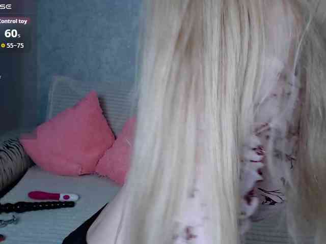 cutieblondegirl webcam