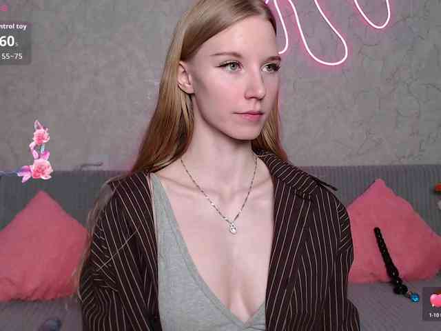 cutieblondegirl webcam