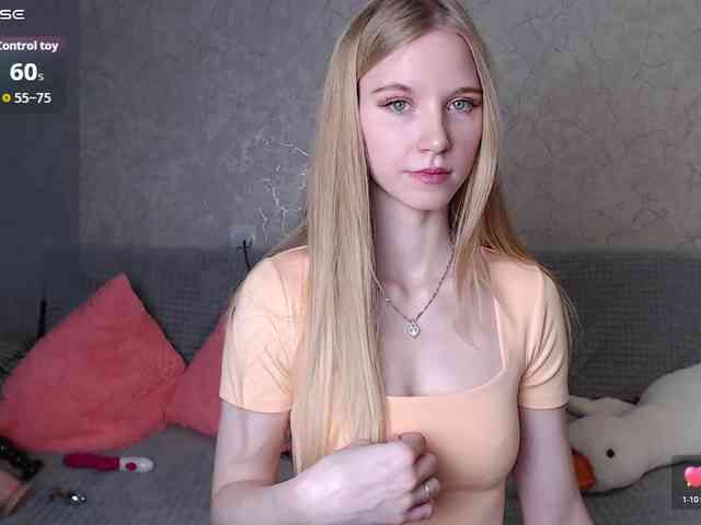cutieblondegirl webcam