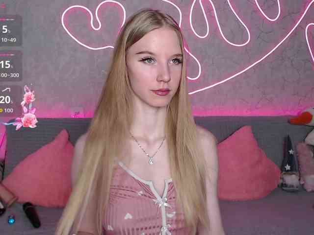 cutieblondegirl webcam