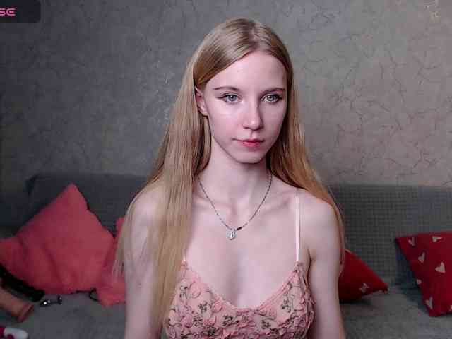 cutieblondegirl webcam