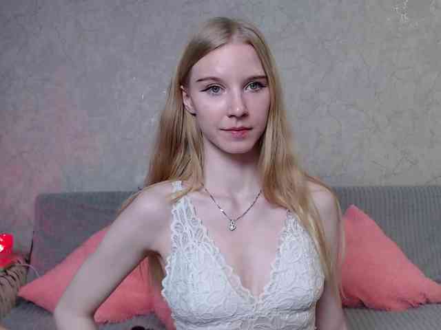 cutieblondegirl webcam