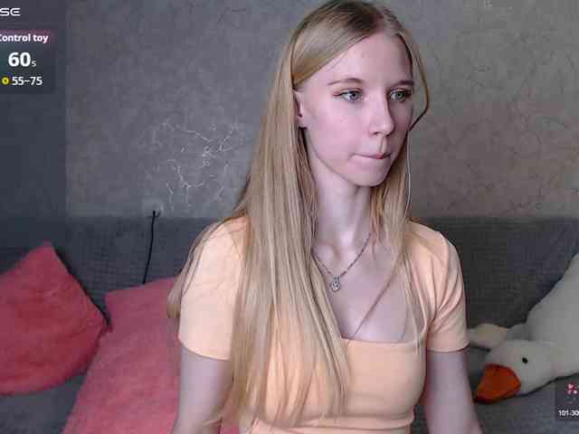 cutieblondegirl webcam