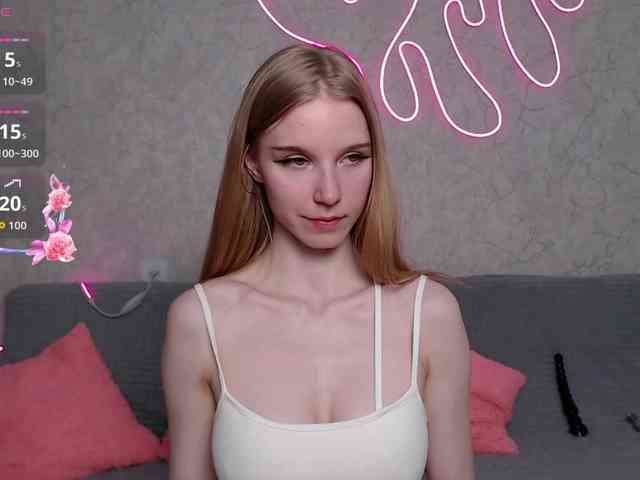 cutieblondegirl webcam