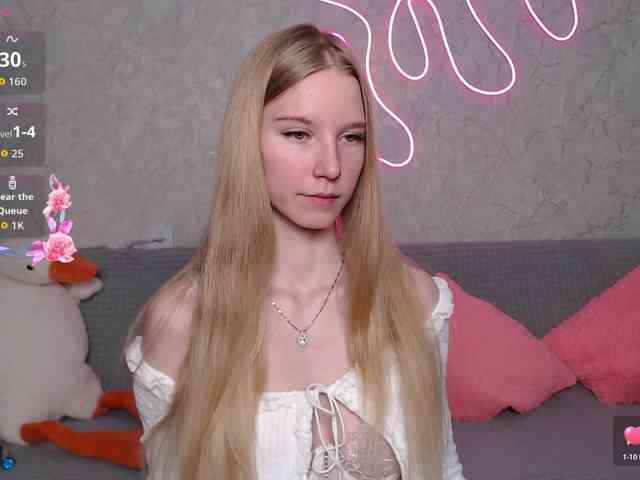 cutieblondegirl webcam