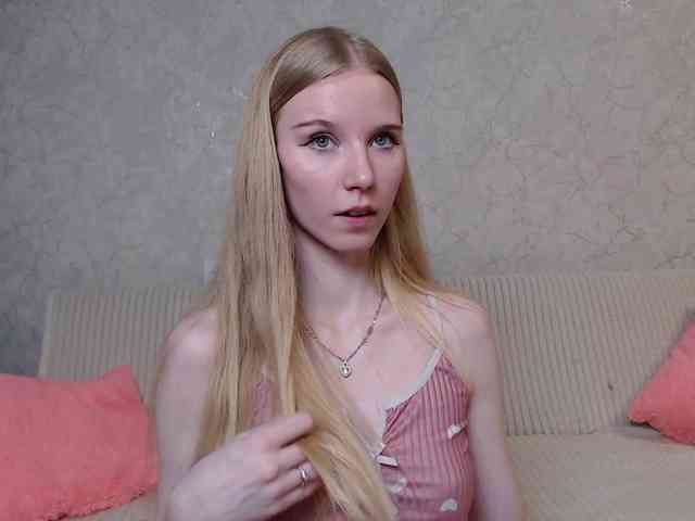cutieblondegirl webcam