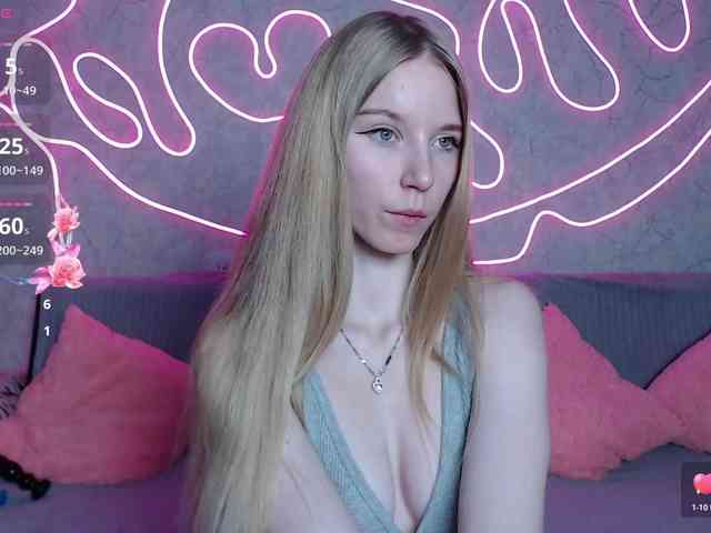 cutieblondegirl webcam