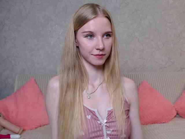 cutieblondegirl webcam