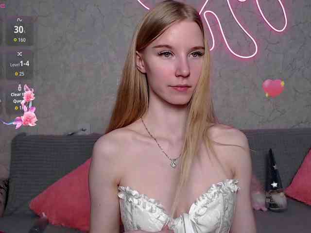 cutieblondegirl webcam
