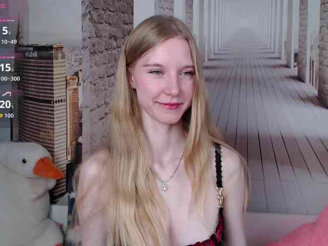 cutieblondegirl webcam