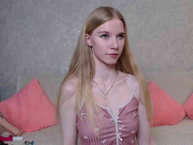 cutieblondegirl webcam