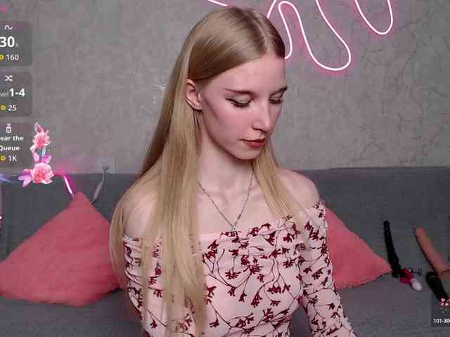 cutieblondegirl webcam