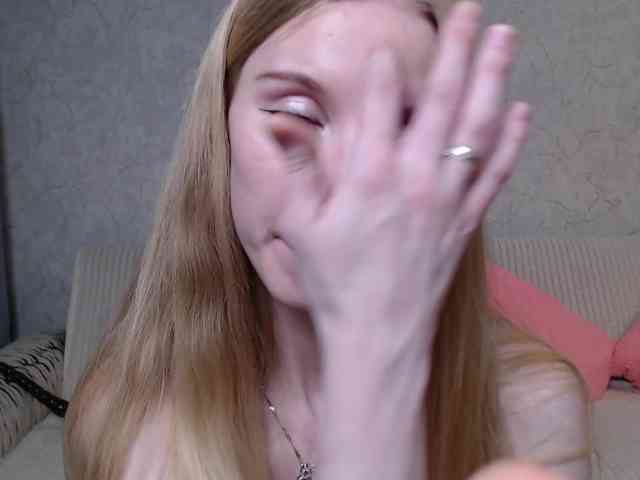 cutieblondegirl webcam