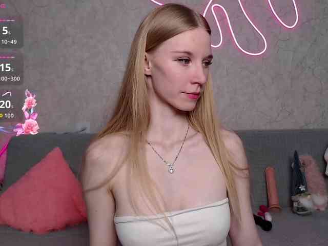 cutieblondegirl webcam