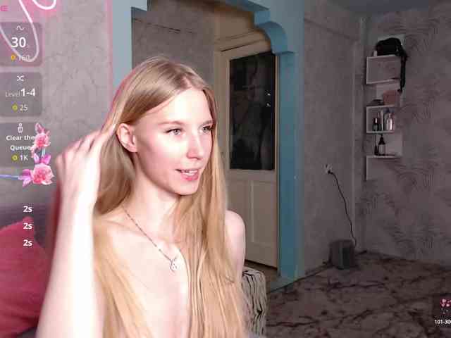 cutieblondegirl webcam