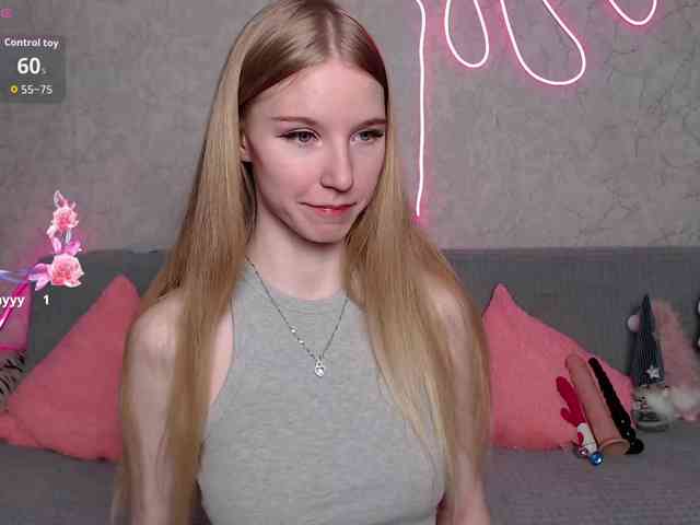 cutieblondegirl webcam