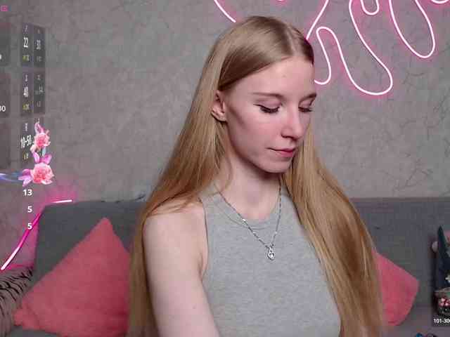 cutieblondegirl webcam