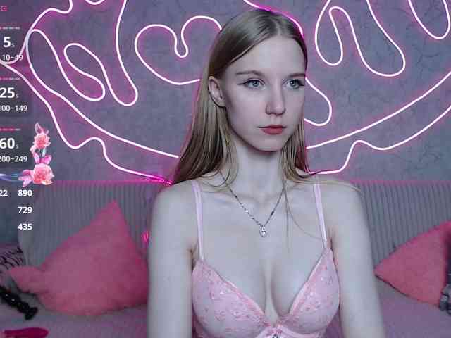 cutieblondegirl webcam