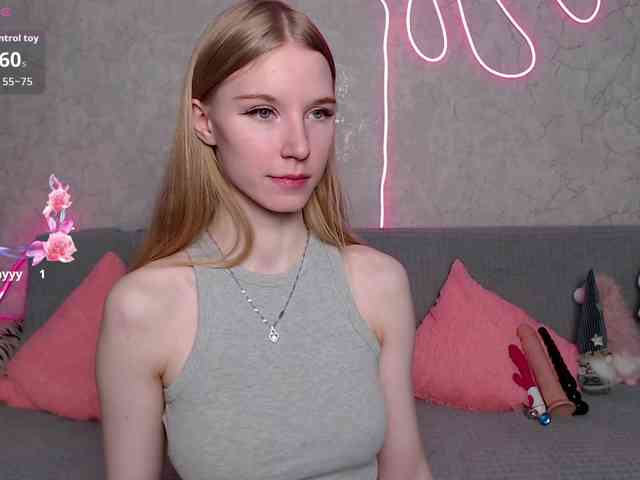 cutieblondegirl webcam