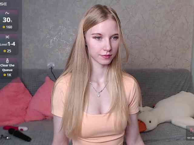 cutieblondegirl webcam