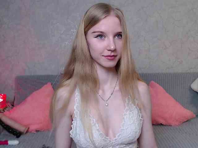 cutieblondegirl webcam