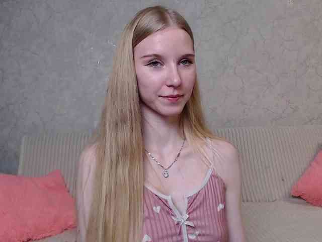 cutieblondegirl webcam