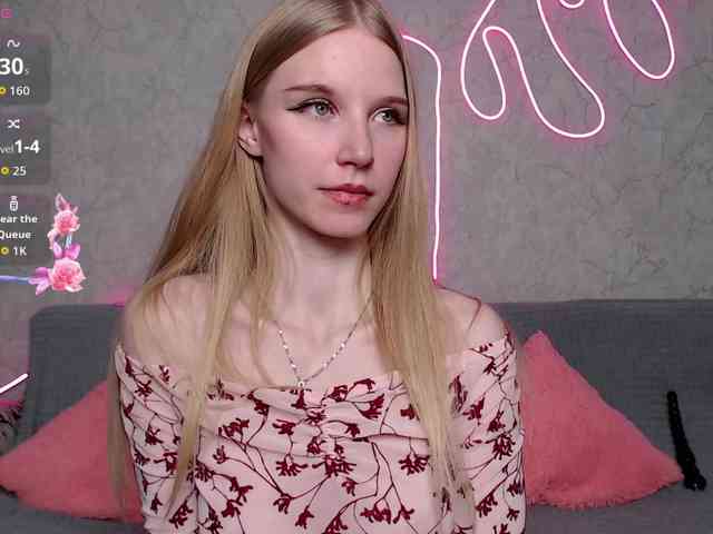 cutieblondegirl webcam