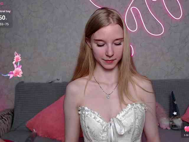 cutieblondegirl webcam