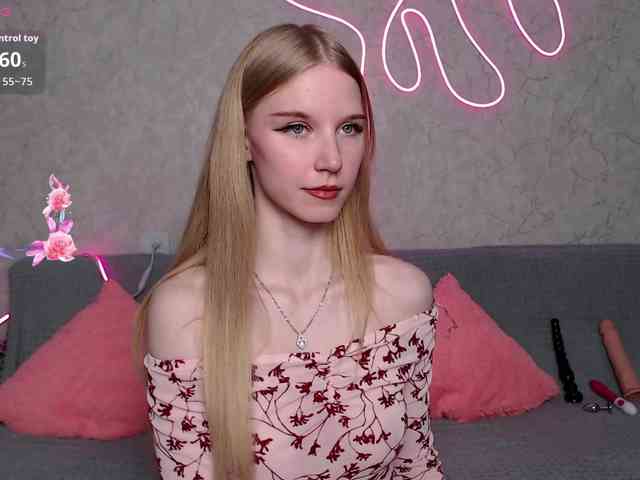 cutieblondegirl webcam