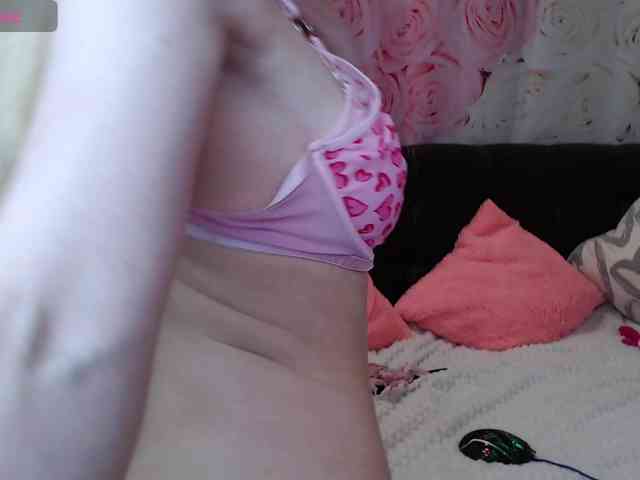 cutieblondegirl webcam