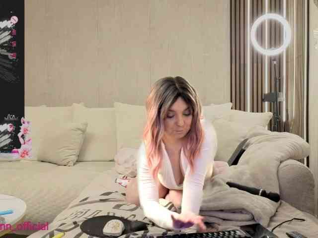 SarahAnn_Official webcam