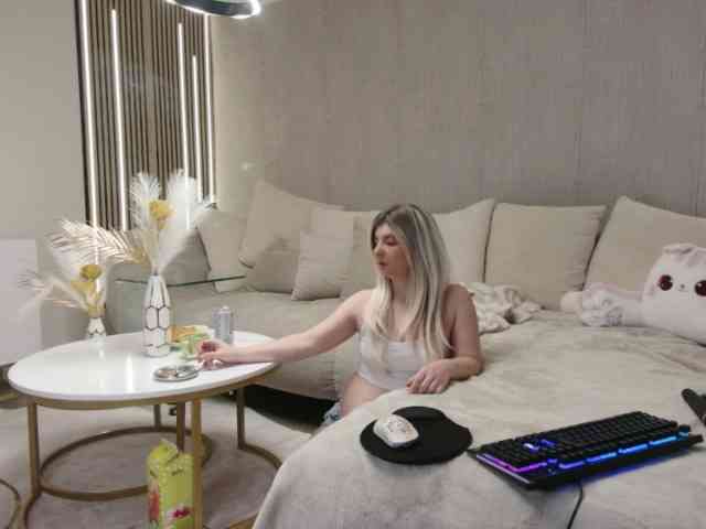 SarahAnn_Official webcam