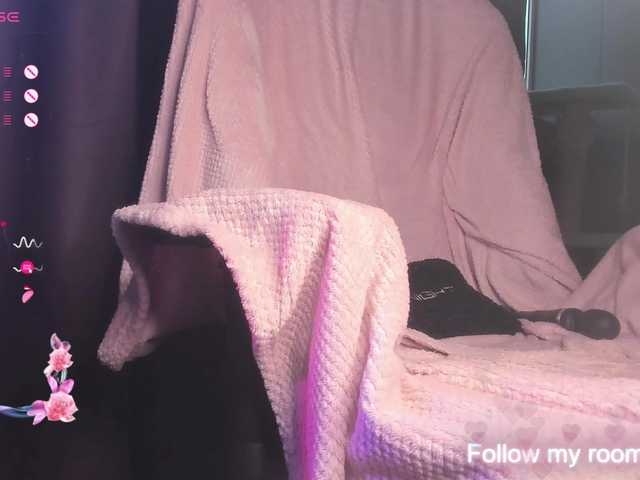 LeenyLipss's BongaCams show and profile