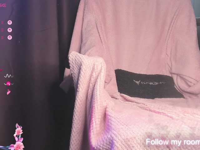 LeenyLipss's BongaCams show and profile