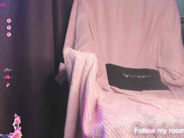 LeenyLipss Live Webcam on BongaCams