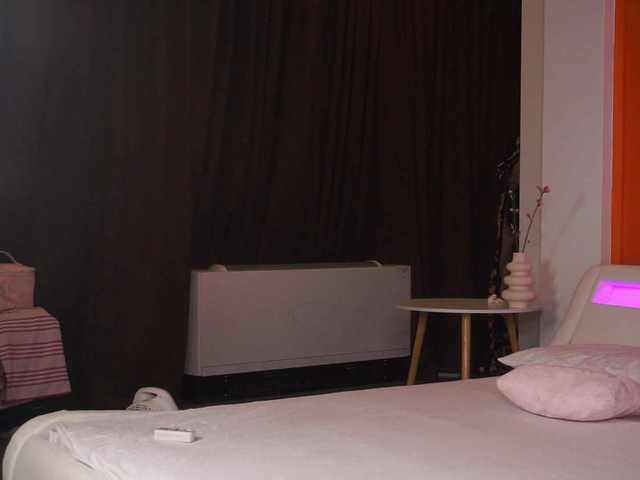 LovingBlondie's BongaCams show and profile