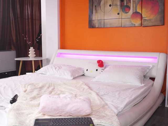 LovingBlondie's BongaCams show and profile