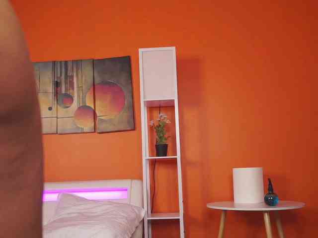 LovingBlondie webcam