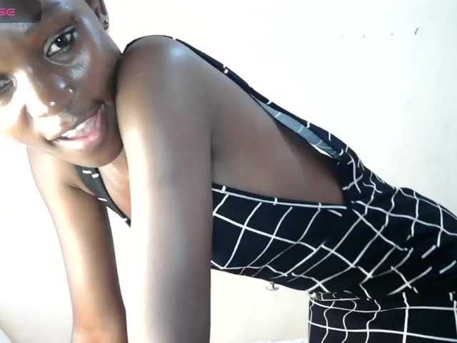 sexy-dee's BongaCams show and profile