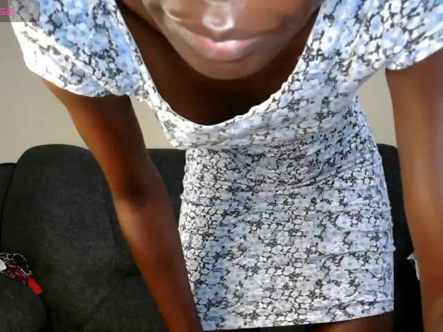 sexy-dee's BongaCams show and profile