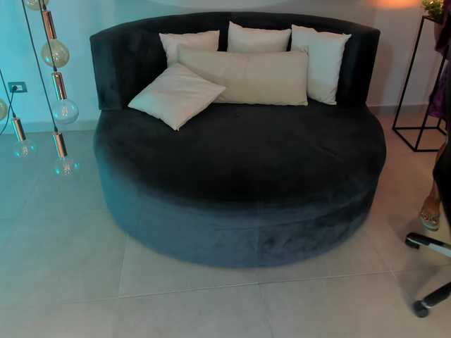 le modèle AngelicaVega est en webcam porno dans un show sur le site bongacams, il possède les tags suivants: Latino/Hispanic,Brunette,Shaved