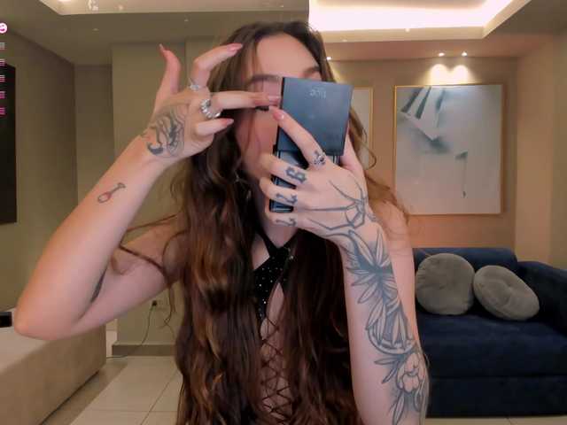 MarianneLane's BongaCams show and profile