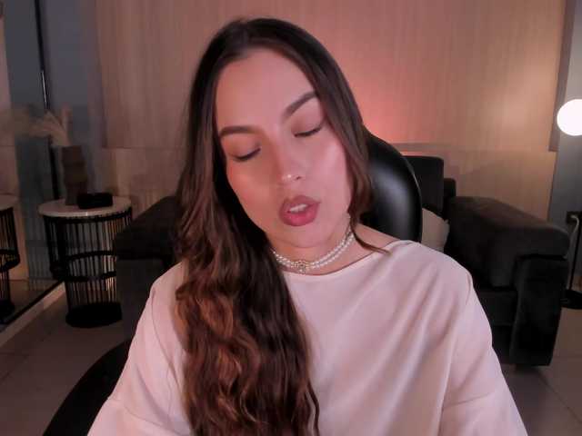 MarianneLane's BongaCams show and profile