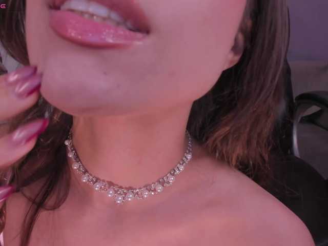 MarianneLane's BongaCams show and profile