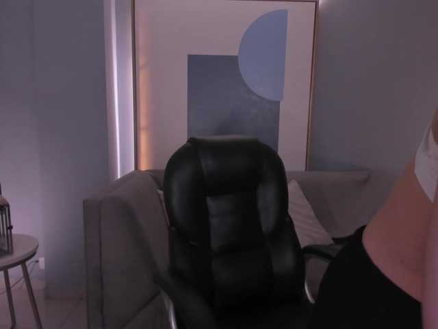 MarianneLane's BongaCams show and profile