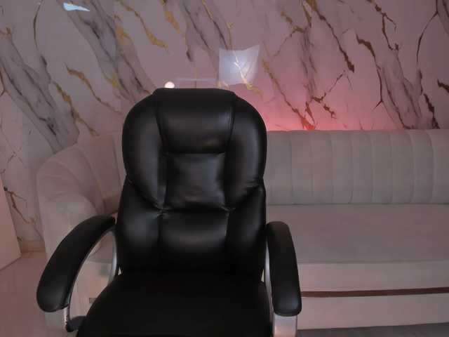 MarianneLane's BongaCams show and profile